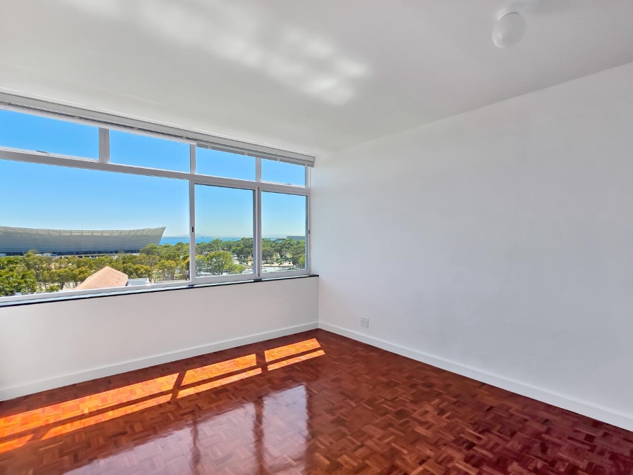 To Let 2 Bedroom Property for Rent in Green Point Western Cape